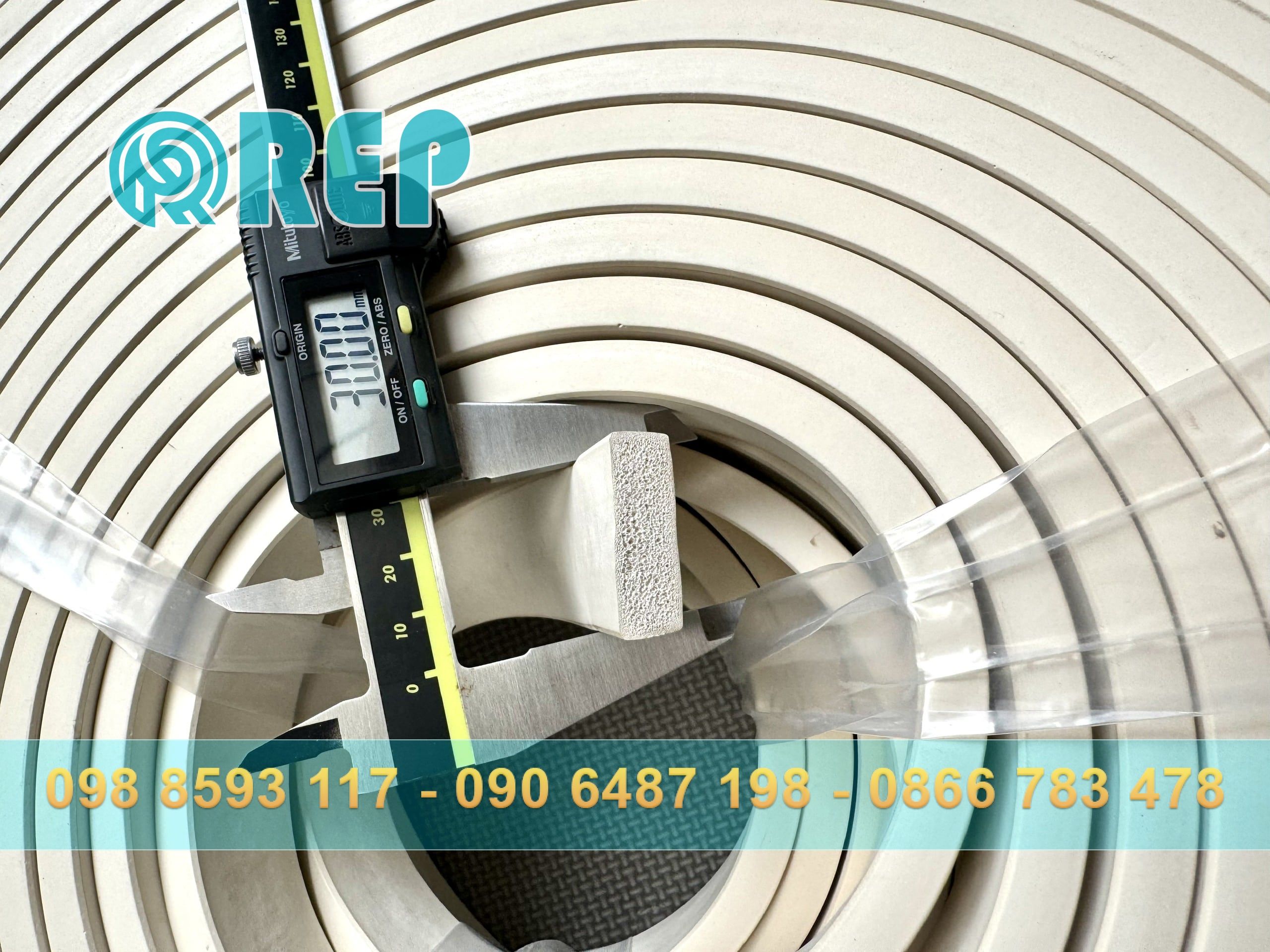 Góc cắt ron cao su xốp trắng 10x30mm